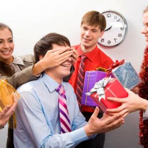 Корпоративные подарки на профессиональные праздники